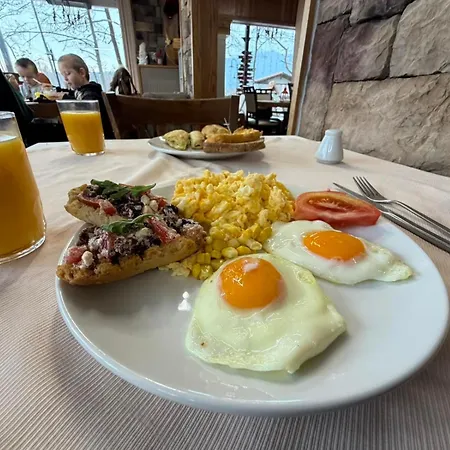 Oasi 5* Káto Loutrákion